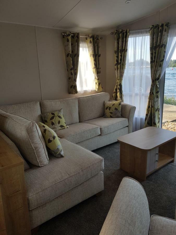 Dees Hot Tub Breaks At Tattershall Lakes Jet Ski 4 Luaran gambar