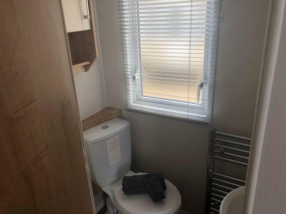 Dees Hot Tub Breaks At Tattershall Lakes Jet Ski 4 Luaran gambar
